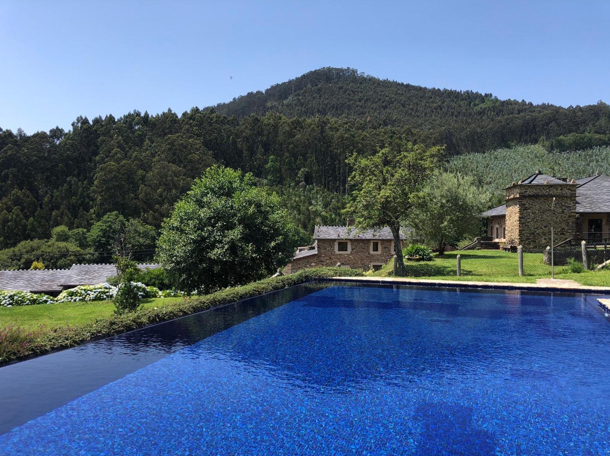 Areal Hotel Viveiro Buitenkant foto